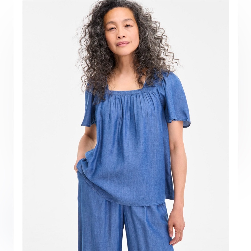 Women's Square-Neck Top